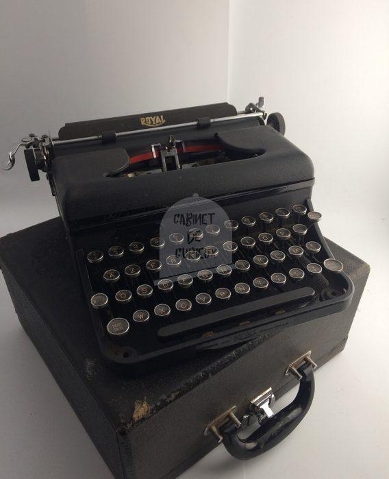 Machine à écrire Royal