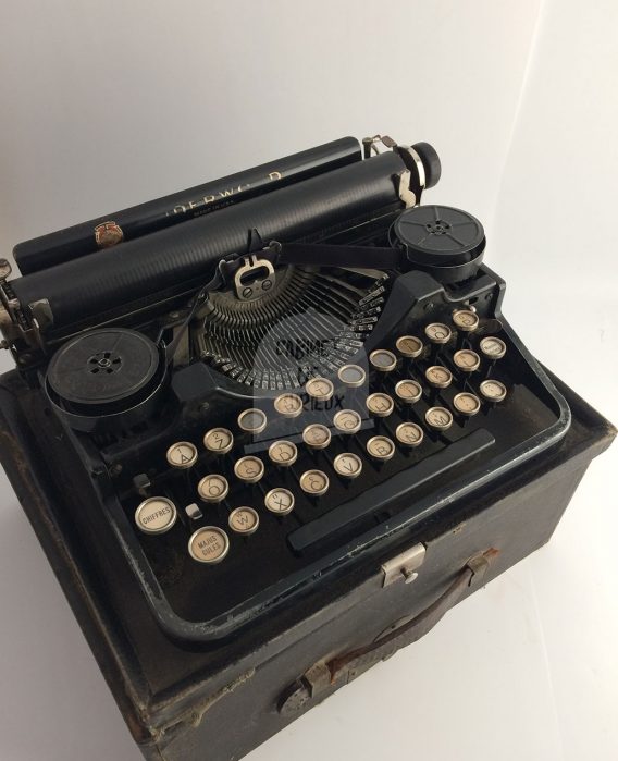 Belle machine à écrire Underwood